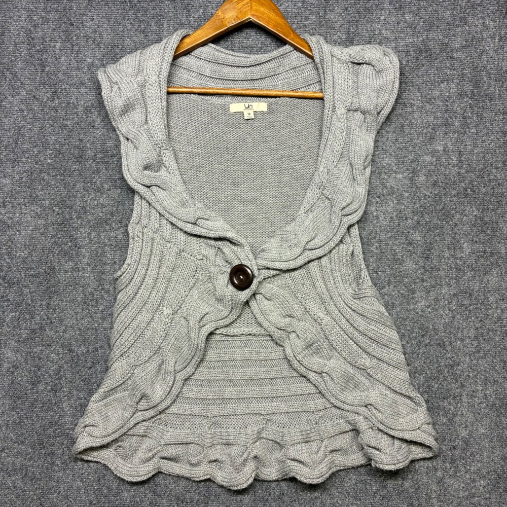 YA LA Cable Knit Ruffle Vest M Grey Sleeveless Button Cardigan Layering Boho